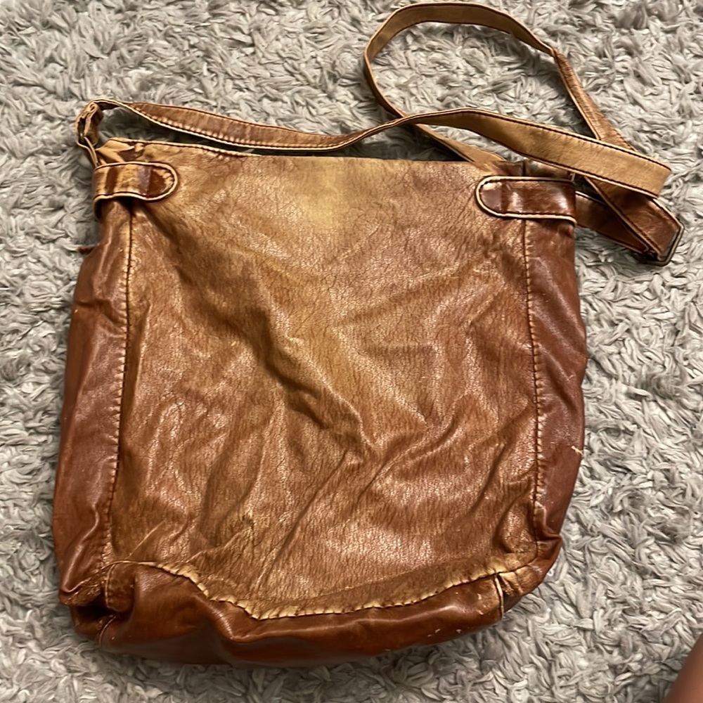 CROSS BODY BAG - Picture 2 of 3